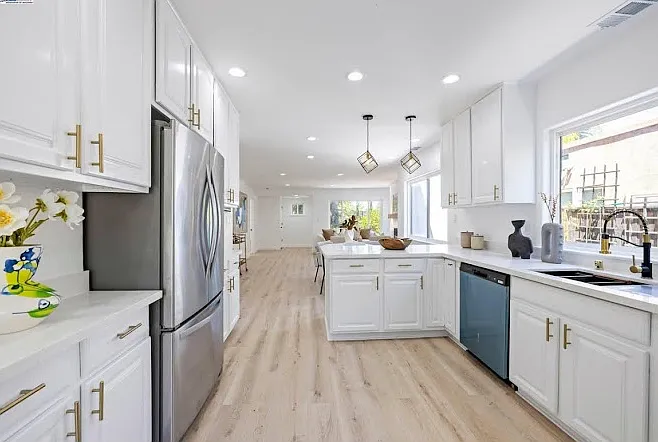 2221 Jefferson Ave — Photo 13