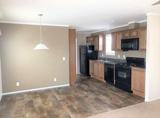 40099 N Cornwall Cir, Sterling Heights, MI 48310
