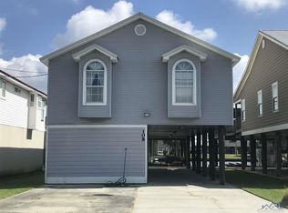 108 Constantin Dr, Golden Meadow, LA 70357