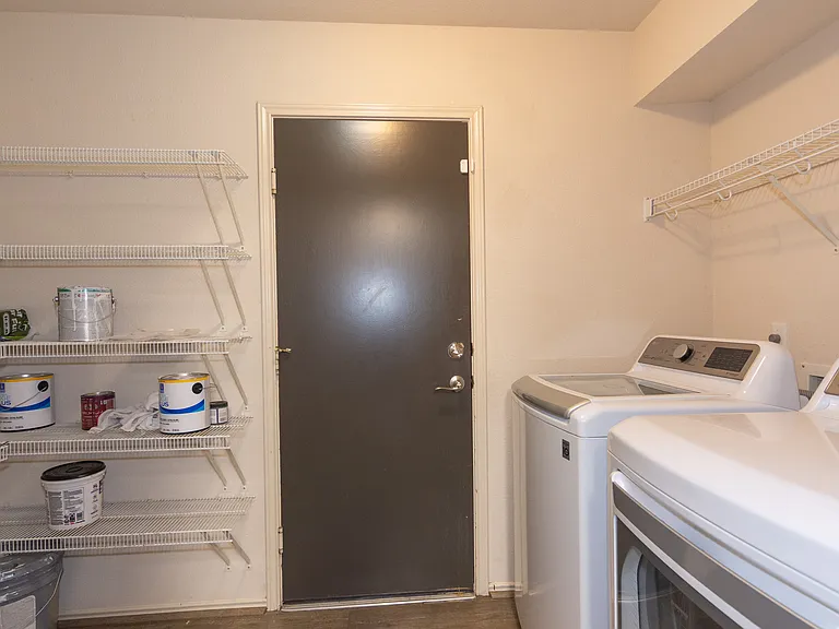 913 Coronation Way — Photo 38