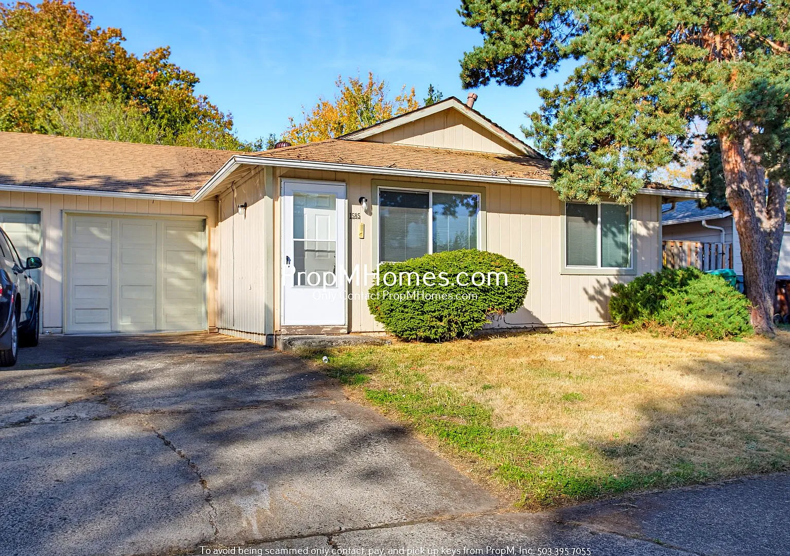 Updated Three Bedroom Duplex in NE Gresham! — Photo 1