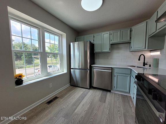5th image of 613 Vose Rd