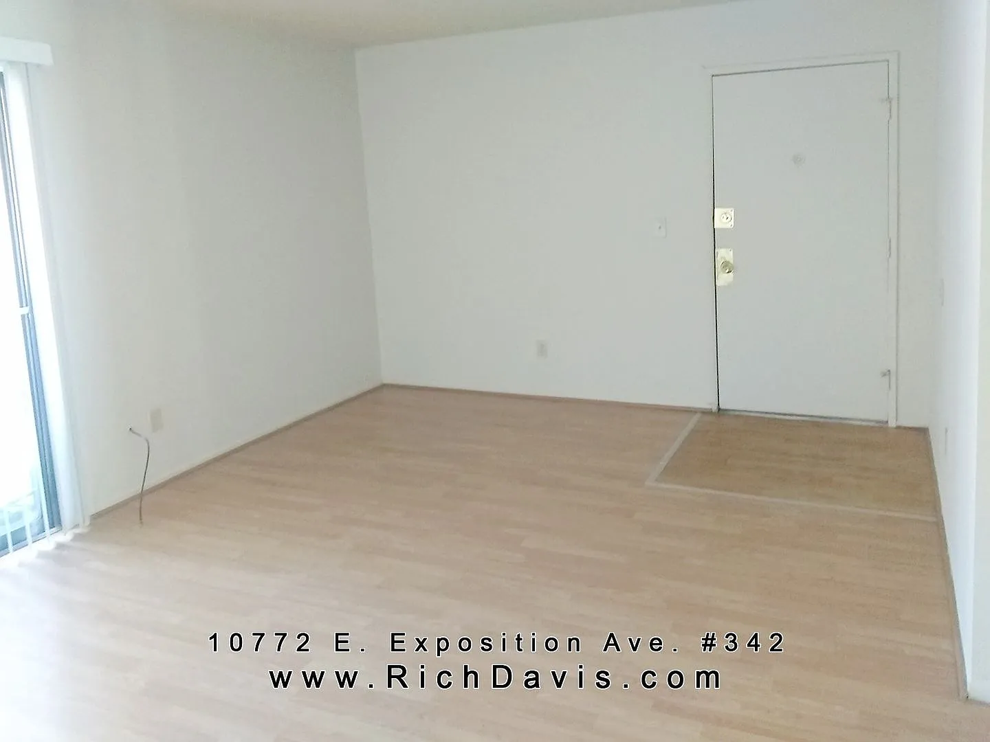 * 2 bed, 1 bath, Cherry Creek schools, Great location off Havana and Exposition with balcony and ... — Photo 2