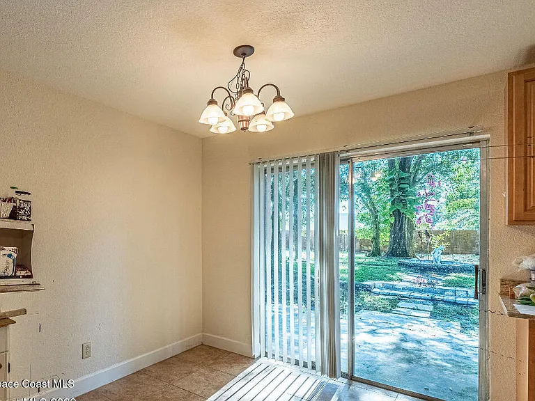 82 Haven Dr — Photo 15