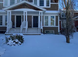 93 Auburn Crest Ln SE #B, Calgary, AB T3M 0Z2