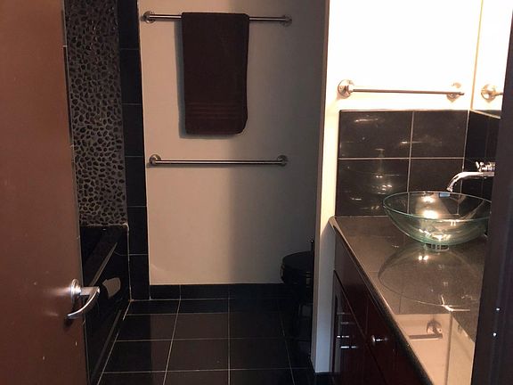 5th image of 334 Santana Row APT 340