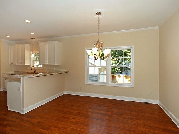 5th image of 105 Purple Finch Ln
