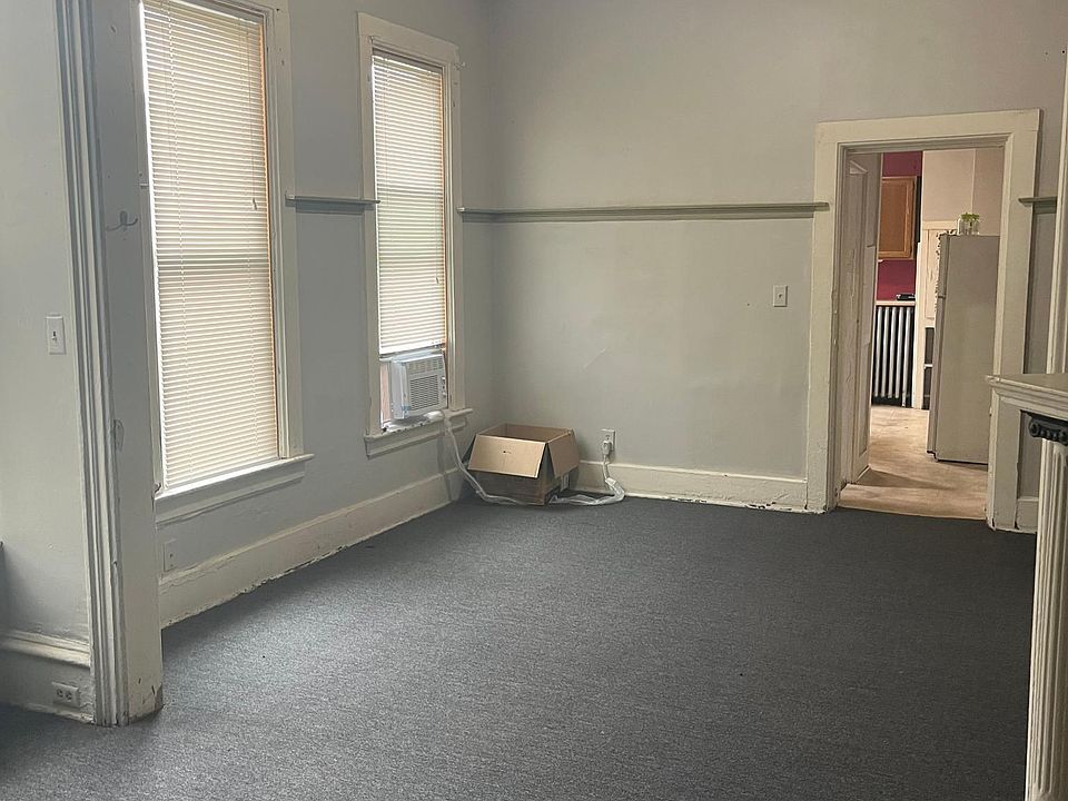 Main living area: Very Large