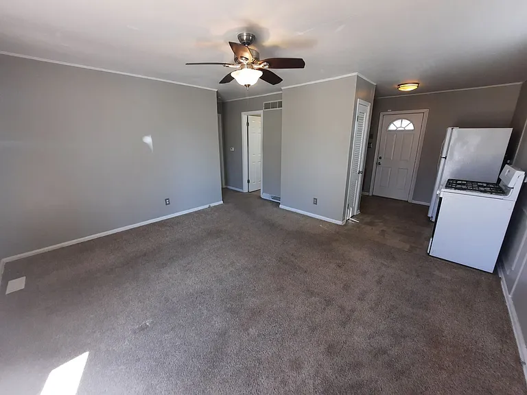 2319 Williams St — Photo 10