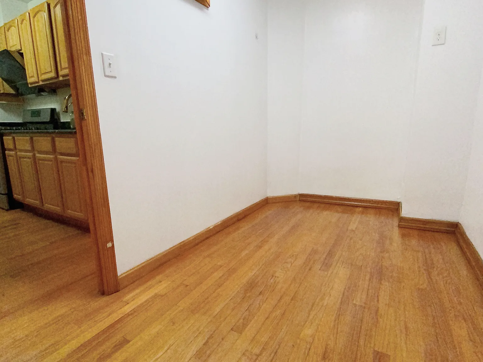 3 bed, 700 sqft, $2,800 — Photo 3