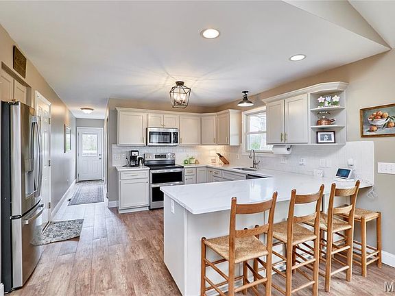 4th image of 110 Bruning Ln