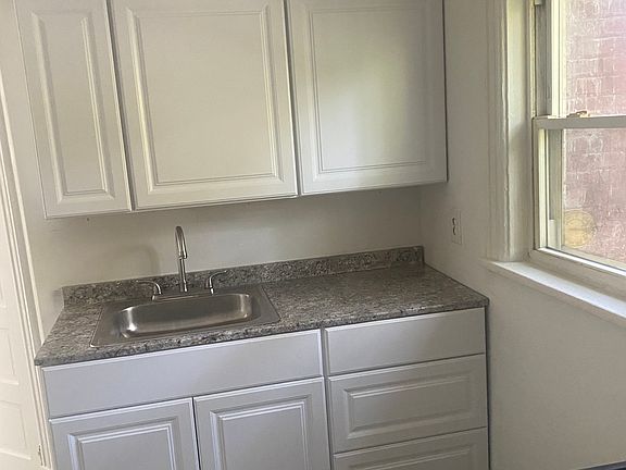 5th image of 41 Main St APT 4