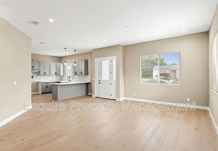 545 Carty Dr — Photo 8