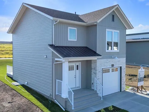 107 W Hampton Cres, Sylvan Lake, AB T4S 0N2