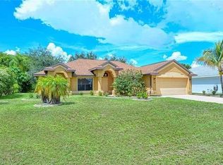 35 White Marsh Ln, Rotonda West, FL 33947