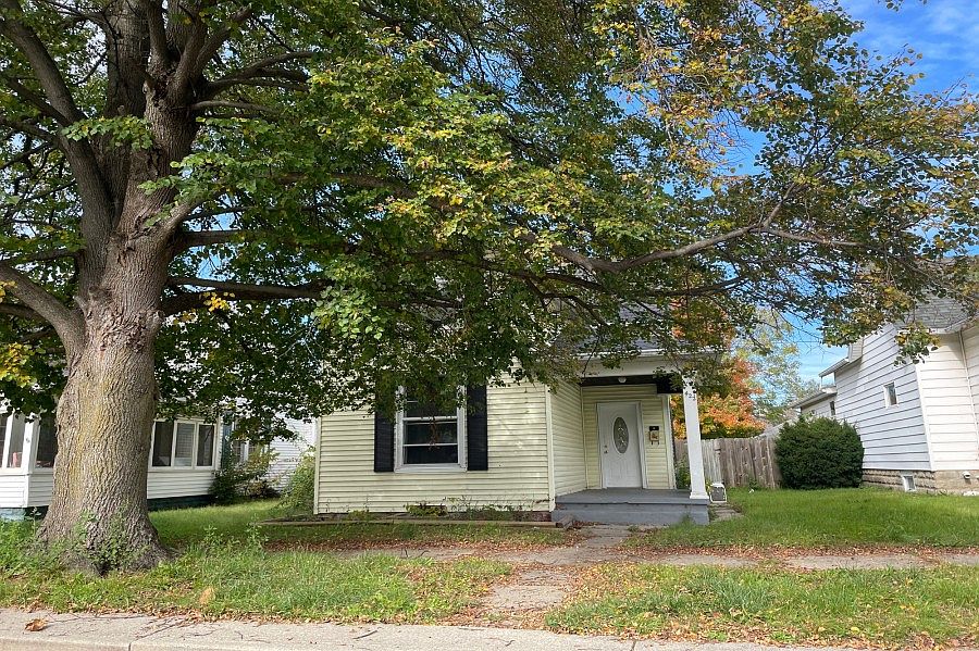 1st image of 422 W Linden Ave