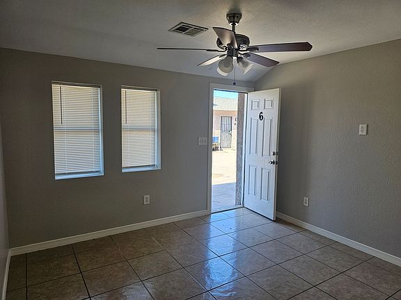 5th image of 2238 E Polk St #6