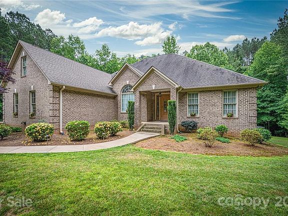 2nd image of 539 Meadow Wood Ln