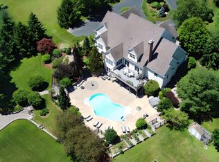 18 Clay Creek Dr, Suffield, CT 06078