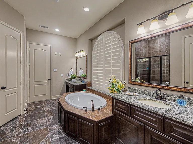 17430 Aberdeenshire Dr — Photo 25
