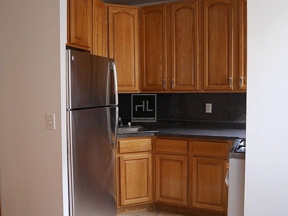 4th image of 8437 118th St APT 5D