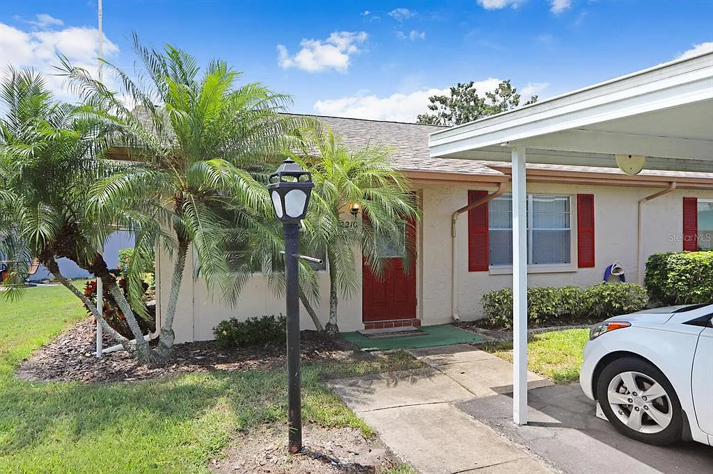 1 bed, 1.5 bath, 800 sqft, $1,600 — Photo 1