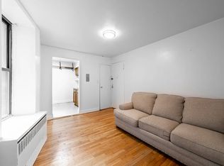 393 Hewes St APT 4B, Brooklyn, NY 11211