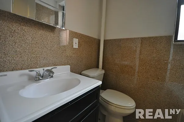 Rented by REAL New York | media 7