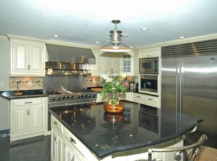 47 Knollwood Dr, Livingston, NJ 07039