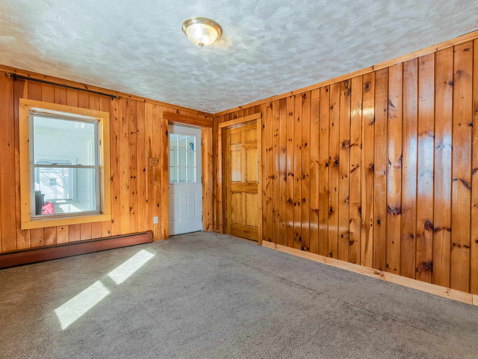 3 bed, $1,400 — Photo 3