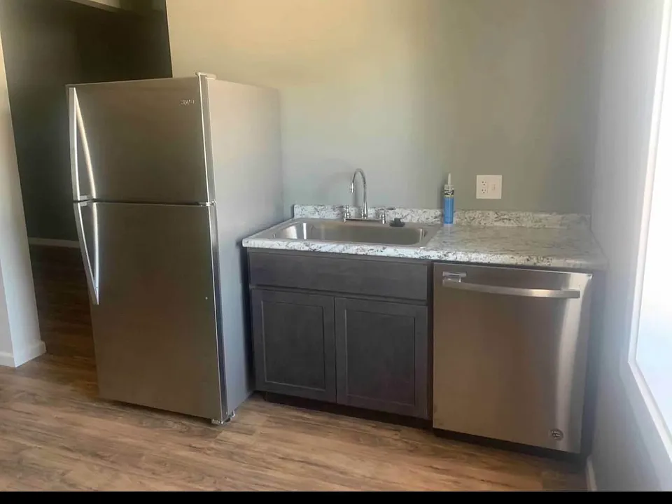 43 W Front St #2B