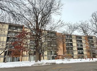 6010 Oakwood Dr APT 5D, Lisle, IL 60532