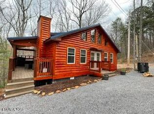 1304 N Oak Ct, Sevierville, TN 37876