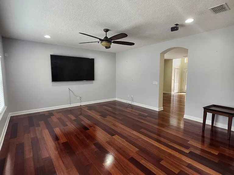 201 Edgeford Ct — Photo 11