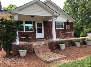 1527 Saint Marks Church Rd, Crouse, NC 28033