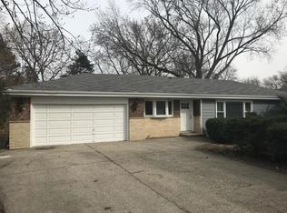 303 N Schoenbeck Rd, Prospect Heights, IL 60070