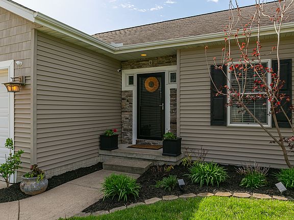 3rd image of 4 Frontier Ct