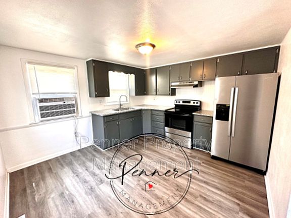 3rd image of 639A S Crysler Ave
