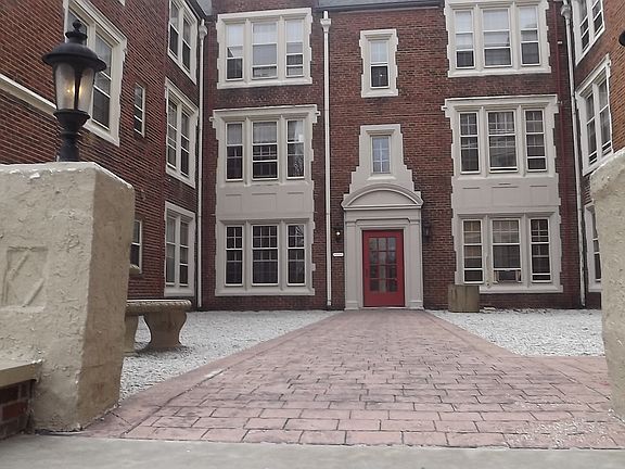 3rd image of 15610 Van Aken Blvd APT 29