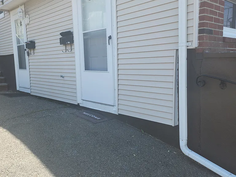 430 Proctor Ave #1 — Photo 16