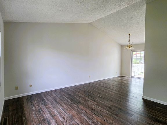 4th image of 3013 Barrybrook Ct