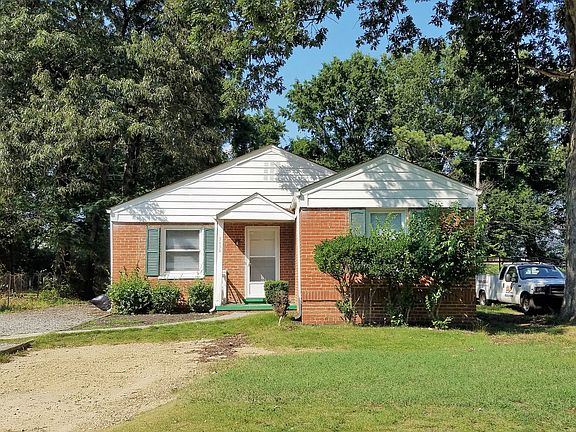 2nd image of 3430 Chapel Dr