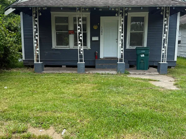 1380 Liveoak St, Beaumont, TX 77703