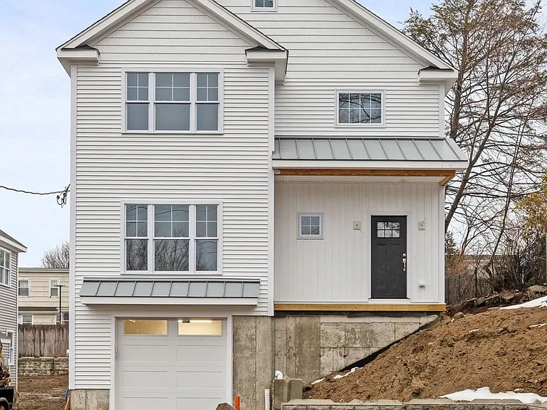 108 New England Ave — Photo 1