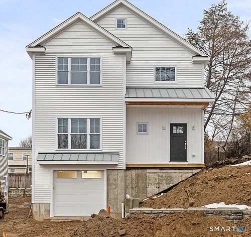 108 New England Ave Photo 1