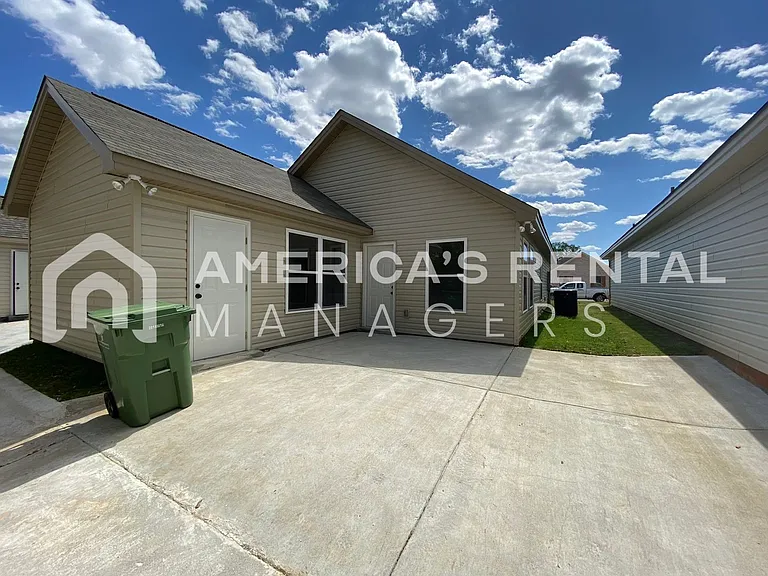 6228 Burbank Crossing Loop — Photo 35