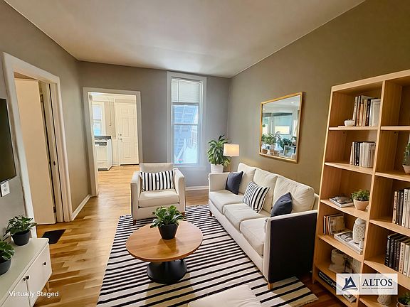 2nd image of 521 S Grant St APT 2