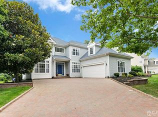 1 Meadow Dr, Plainsboro, NJ 08536