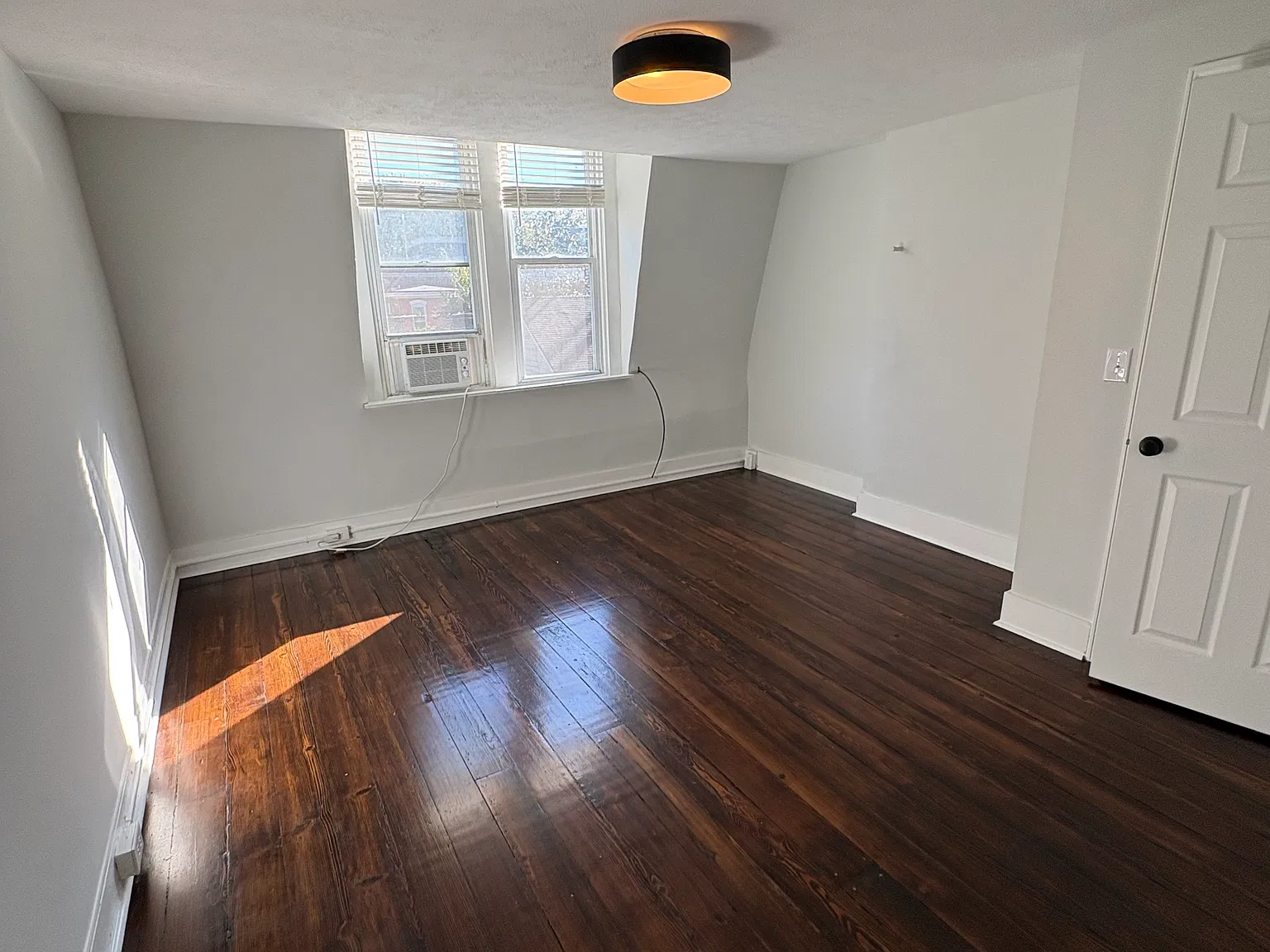 1 bed, 450 sqft, $995 — Photo 2