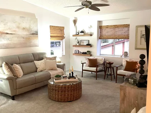 7413 29th Avenue Dr W, Bradenton, FL 34209